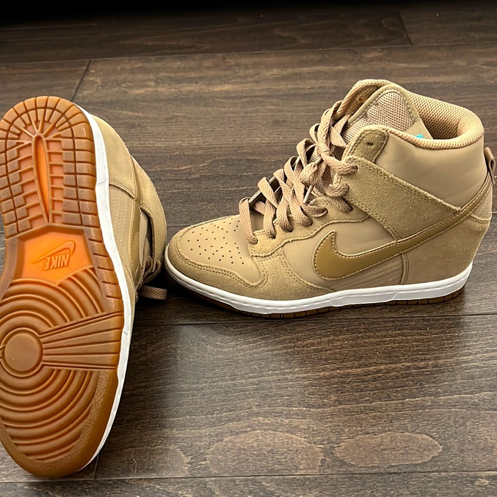 Nike wedge sneakers size 7